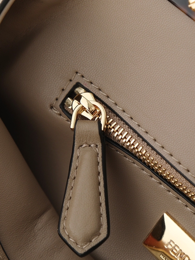 フェンディバッグ細部ディテール